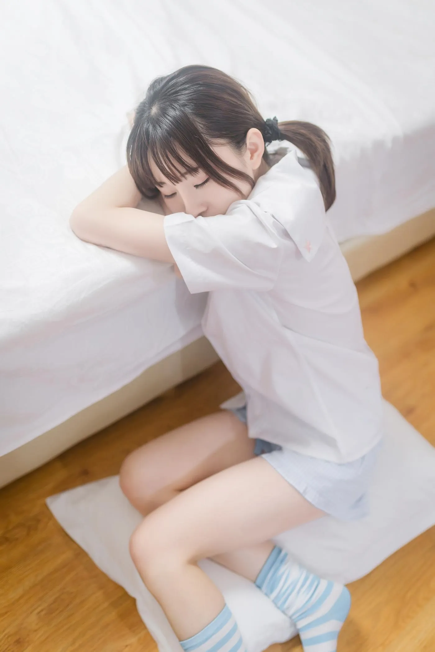 绮太郎_Kitaro – NO.40 蓝白条纹袜 [42P]插图9